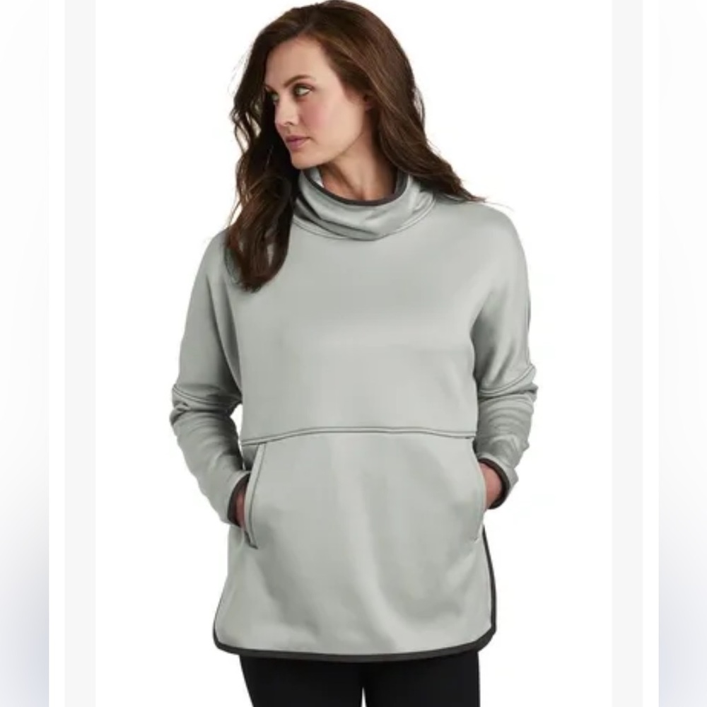 North Face Ladies Stretch Poncho Size Medium